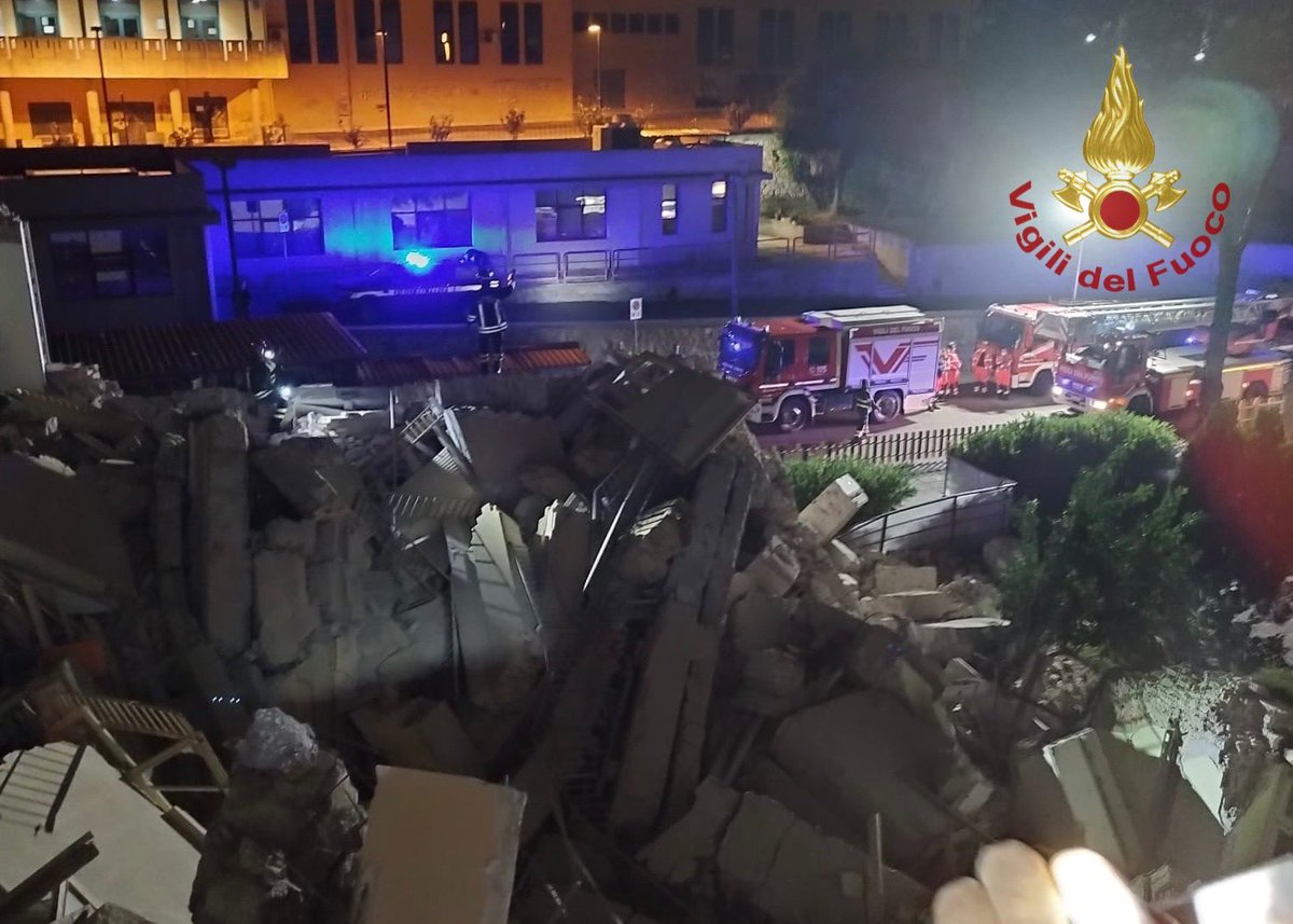 vigilidelfuoco's tweet photo. 🔴 #Cagliari, in corso dalle 21.55 un intervento dei #vigilidelfuoco per il crollo dell’aula magna nell'università in via Trentino. Al momento non si ha alcuna segnalazione di persone coinvolte, sono in corso ricerche per escludere ogni possibilità [#18ottobre 23:00] https://t.co/8ELNGHIUfJ