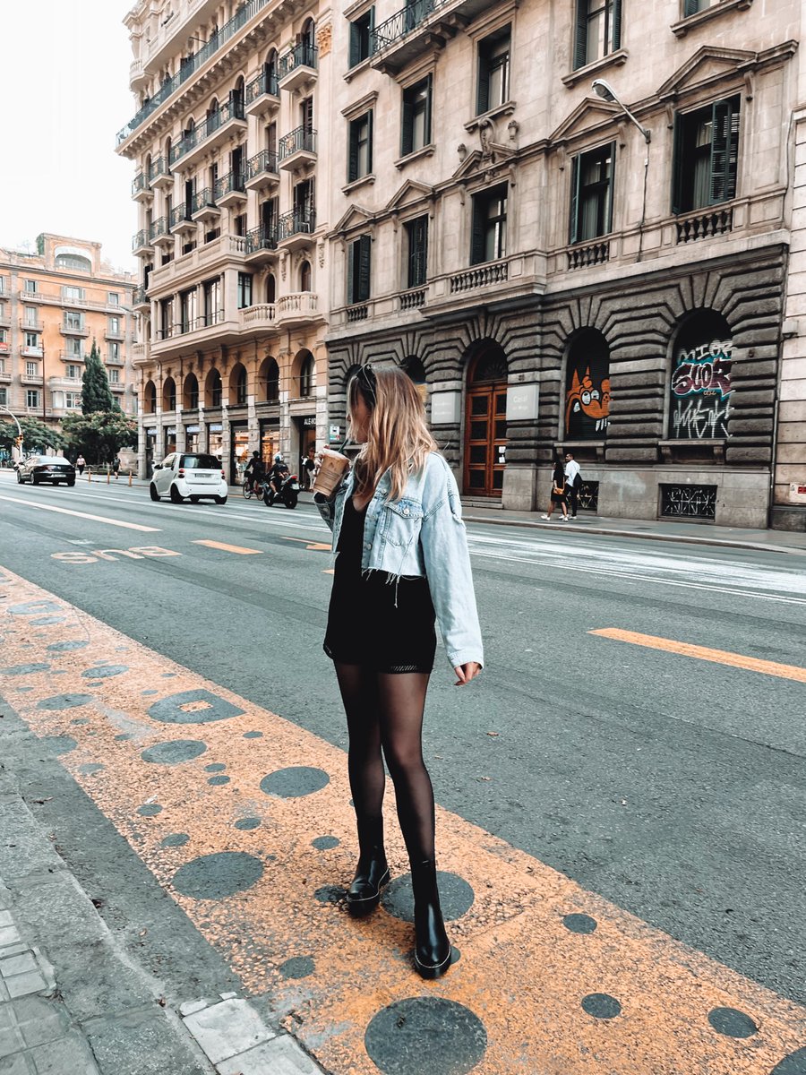 Anna Ortega tweet media