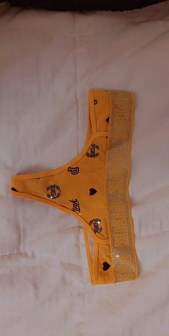 Victoria's Secret Yellow Thong-> $35.00 💕💕💕 https://t.co/N8euu4EGbr<a href="/tag/flowerbeauty"class="tags"><span>#flowerbeauty</span></a>