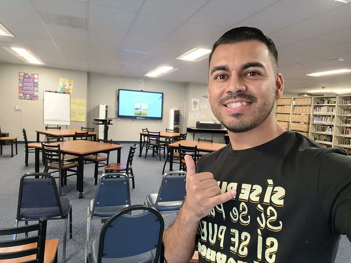 Pachis_7's tweet photo. This past week I had the privilege of speaking to 100+ students across two different continuation high schools.
My advice to them was the following: 
1.) Don't let your past determine your future 
2.) You are in control of your life &amp;
3.) Dream Big
#servewithpurpose https://t.co/E105kb5vua