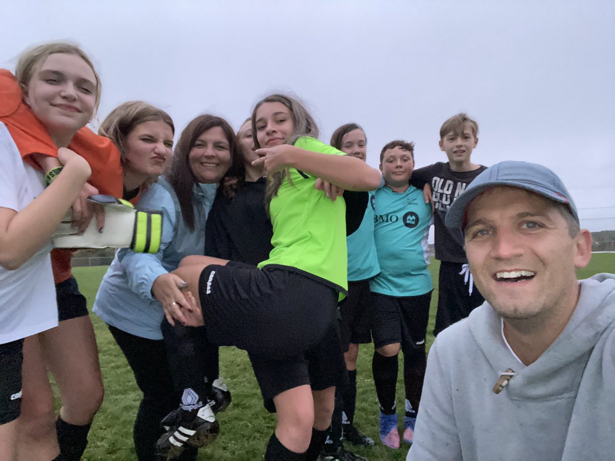 HREschool's tweet photo. It may be cold and drizzly, but it was a great night of soccer! https://t.co/GrkC93FK9I
