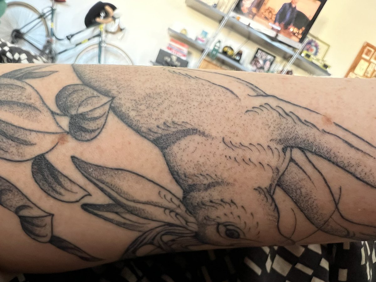 _dnt_tlk_'s tweet photo. i didn’t kno that when u get a tattoo they skip over ur moles… how cute is that ! https://t.co/uJsYPpioNQ