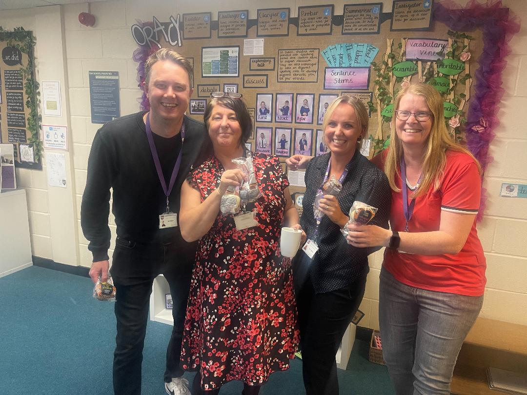 PrimaryElaine's tweet photo. What an amazing team here at Elaine! A brilliant evening of pumpkin carving and a scavenger hunt! #teamelaine #inspirepartnership #teambuilding https://t.co/OVgReKavns