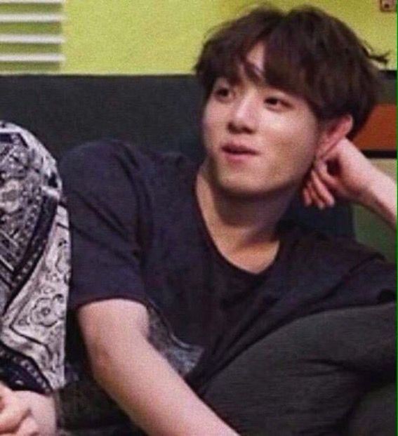 cloudyyihope10's tweet photo. السلام عليكم ياجماعة ..اخيرااا العودة للتويتر😭😭😭😭😭😭😭😭 https://t.co/wqT4qM1lpD
