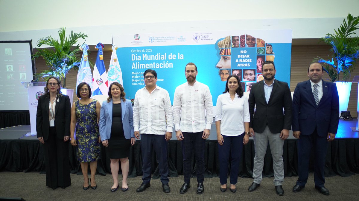 faodominicana's tweet photo. Hoy,  junto al @MIREXRD @faodominicana y @WFP_RD continuamos celebrando el #DiaMundialdelaAlimentacion  en un encuentro con expertos para dialogar sobre los retos y oportunidades que tiene el país, para tener una soberanía alimentaria y sistema alimentario eficiente y sostenible. https://t.co/fFaHm12ppm