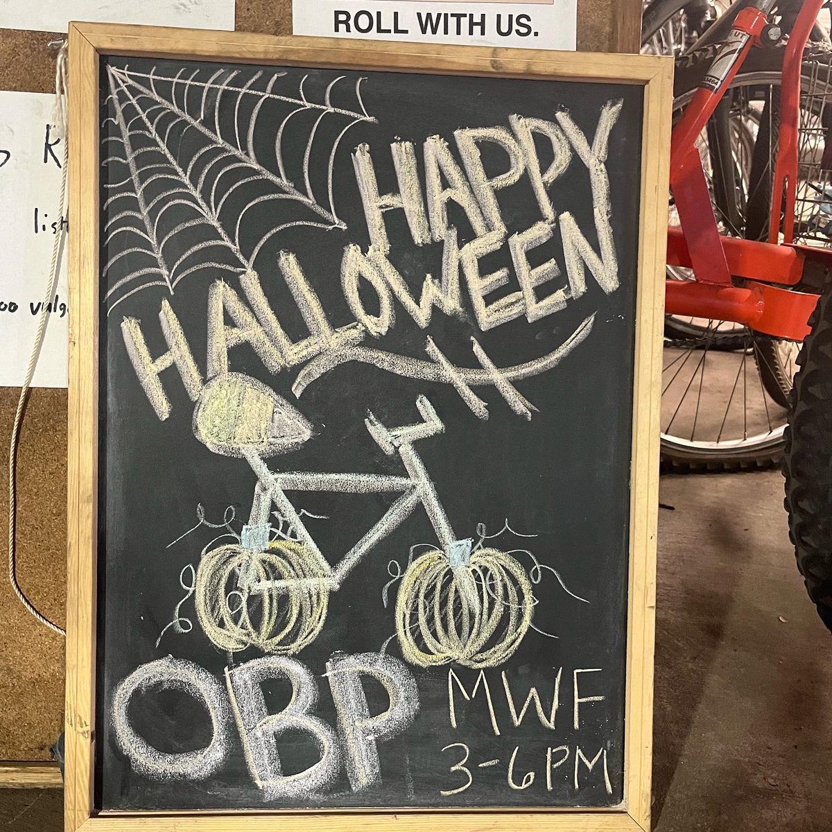 OrangeBikeP's tweet photo. Happy Halloween! Hope you’re  enjoying our first glipse of fall weather (as close as Texas can get.) We sure are !  Come celebrate by swinging by the shop to rent out a bike or fix yours up and get out there and BIKE ! 

#UT #OBP #bike #fall #happyhalloween https://t.co/JXO9Iupkq6