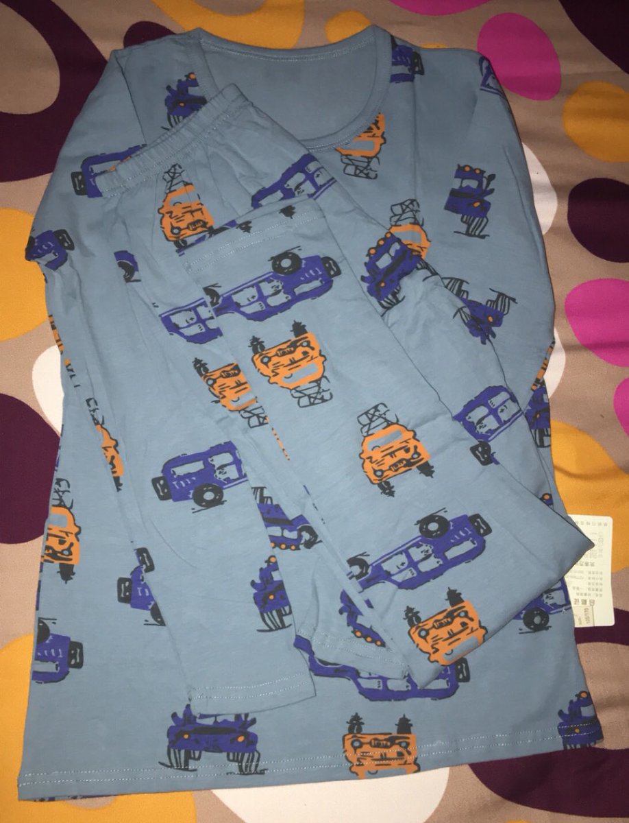 AzazaPetits's tweet photo. Ils sont plus grands … Pas de souci 😉 
 Voici deux échantillons qui sauraient leur plaire. Prix : 5 500 frs CFA.

Comme nous l’avons dit, tous nos pyjamas sont en coton ☺️.

Merci ☺️ d’avance du temps et de l’achat. 

#Bonshopping. https://t.co/Z7uYEtDsBB