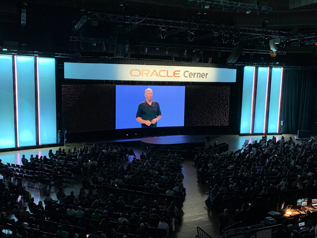 _stevenkellogg's tweet photo. @larryellison Co-Founder of Oracle delivers the keynote for #OracleCloudWorld2022. Multi-Cloud Interconnect is free to use and fast for Oracle/Microsoft. Sounds like EHR #Interoperability to me! Meeting customer needs and simplifying data connection. https://t.co/LN0XtoQwE1