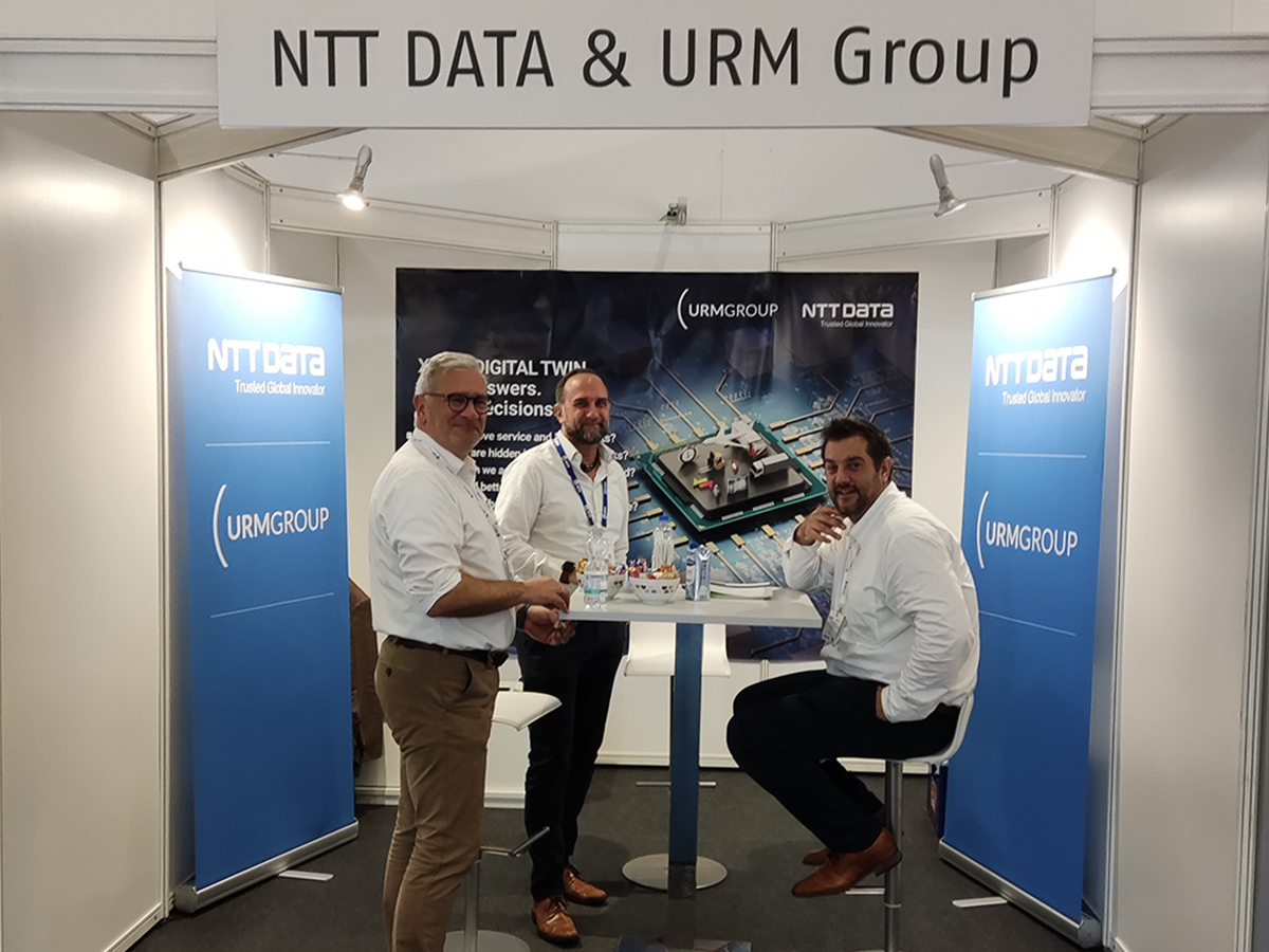 URMgroup tweet media