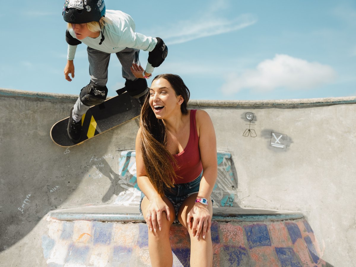 freestyle_watch's tweet photo. ⚡ fun vibes with @freestylewatches
🦈: Minis Posh Pixie & Pixie Chips
📸: @tylersfilming
_
#surfingwatch #skatepark #rad #happy #80s #surf #beachlife #skatepark #goskate #myfreestylewatch #watchfam #freestylewatches #surfinglife #giftideas https://t.co/glHyvi5YPE https://t.co/QBui2mWsiC