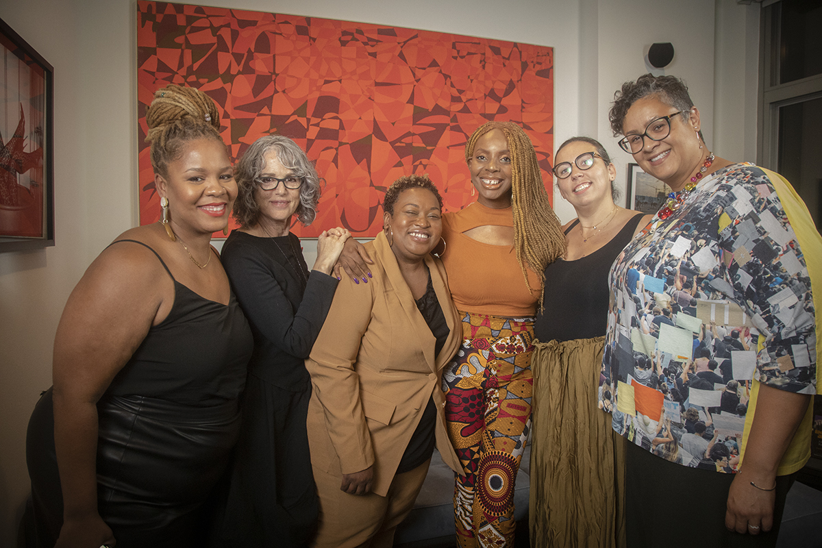 greyhorsecomms's tweet photo. Recap from the @theaiej1 book tour dinner last Wednesday, hosted by @msfoundation and @greyhorsecomms!
📷: #AdrianBuckmaster
@estherarmah @KateGardiner @ProfessorCrunk #RobinDiAngelo https://t.co/vuc5hrRLRK