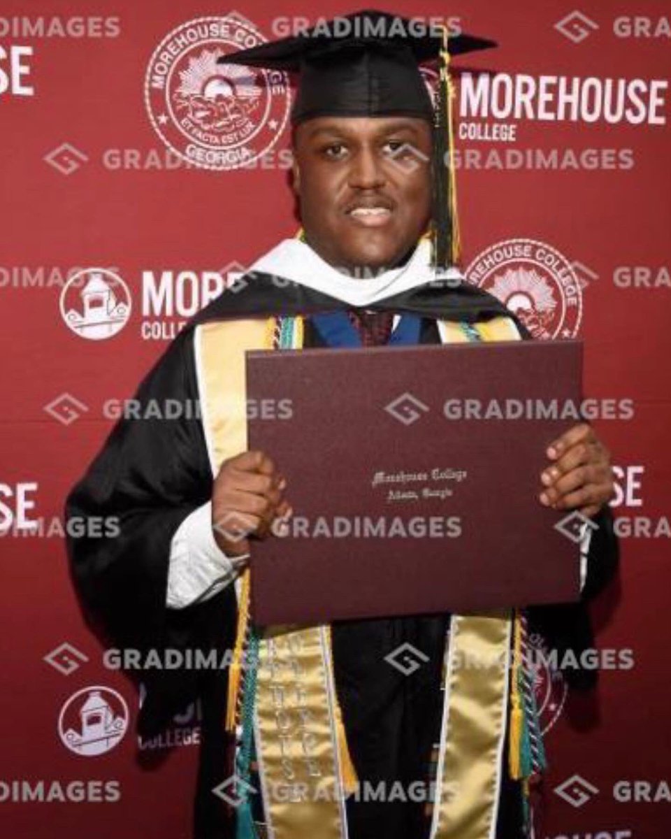 ErnestQAddison's tweet photo. Morehouse College Class of 2022 #graduationdump #morehouseman https://t.co/DRSTxxgg1y
