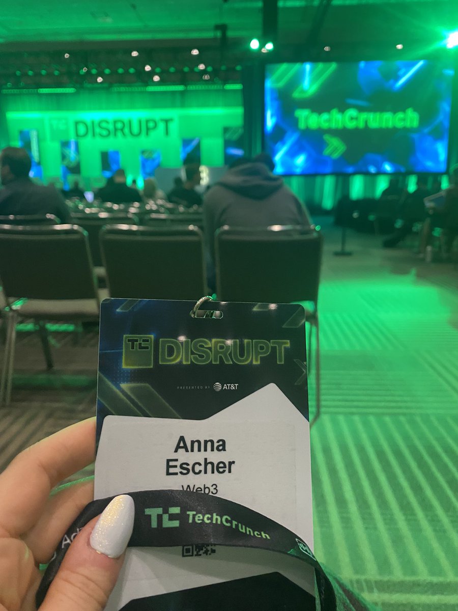 anna escher tweet media