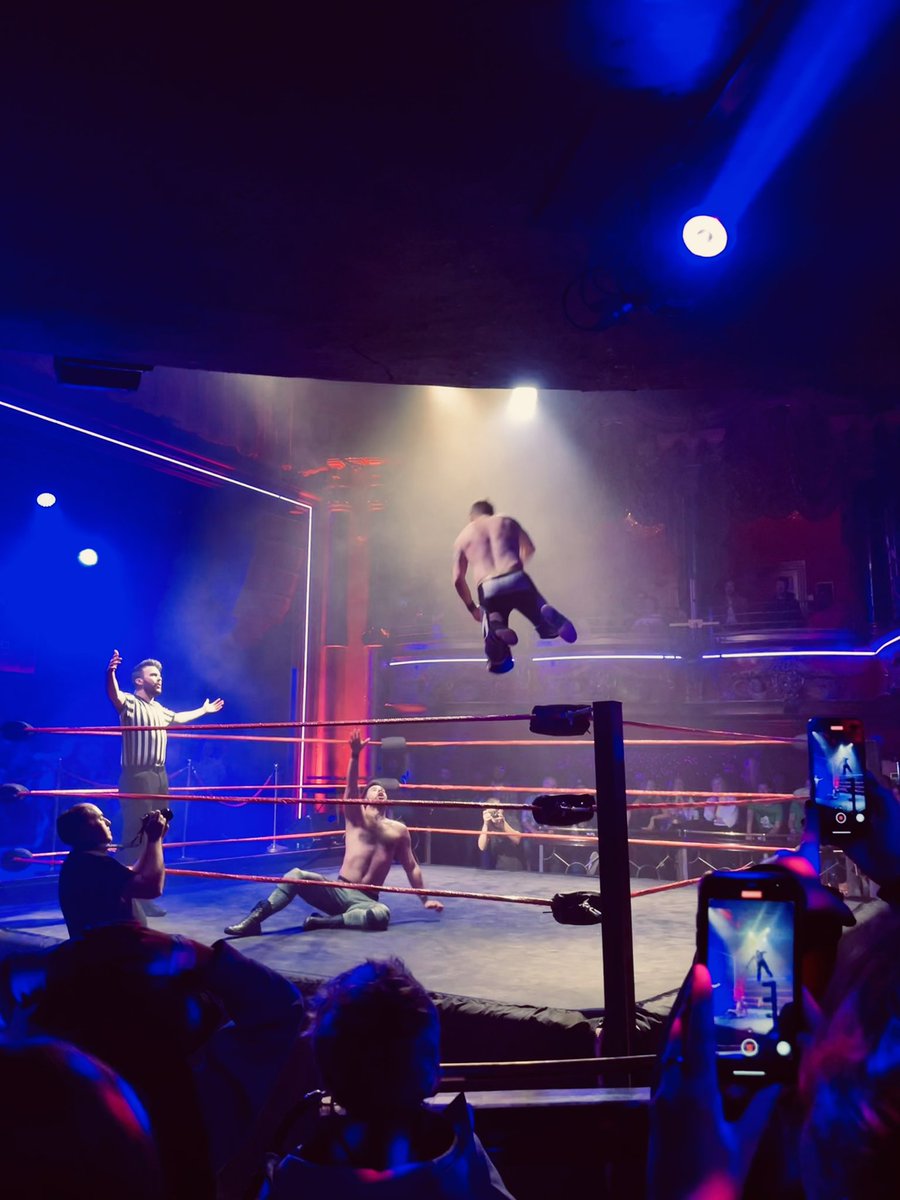 IAlexNormand's tweet photo. Another awesome show from @RiotCabaret, certainly a big night for @murdoch_pw and his flying elbow https://t.co/Lpl6NnhZc6