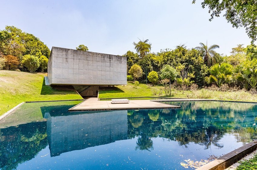 TopMagazine's tweet photo. 2. Inhotim (MG) 
Com mais de 700 obras, etá celebrando 16 anos como um dos maiores Museus a céu aberto no mundo.
#topmagazine #mundotop #exposição #arte https://t.co/5x0ZycfrmG