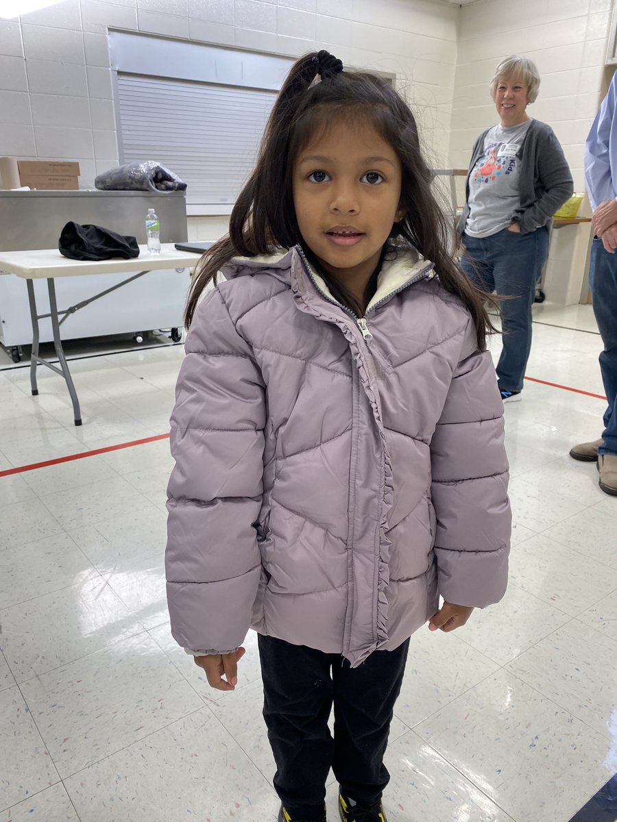 atsocialwork's tweet photo. So very fortunate to have worked with Warm Coats for Cool Kids again this year to help provide coats for not only students at @ATbeavers but for all of @AddisonSD4 ! So happy we came into contact last year. Such an amazing organization! #ASD4ALL @ATESPrincipal https://t.co/ngrZ9sbOcn