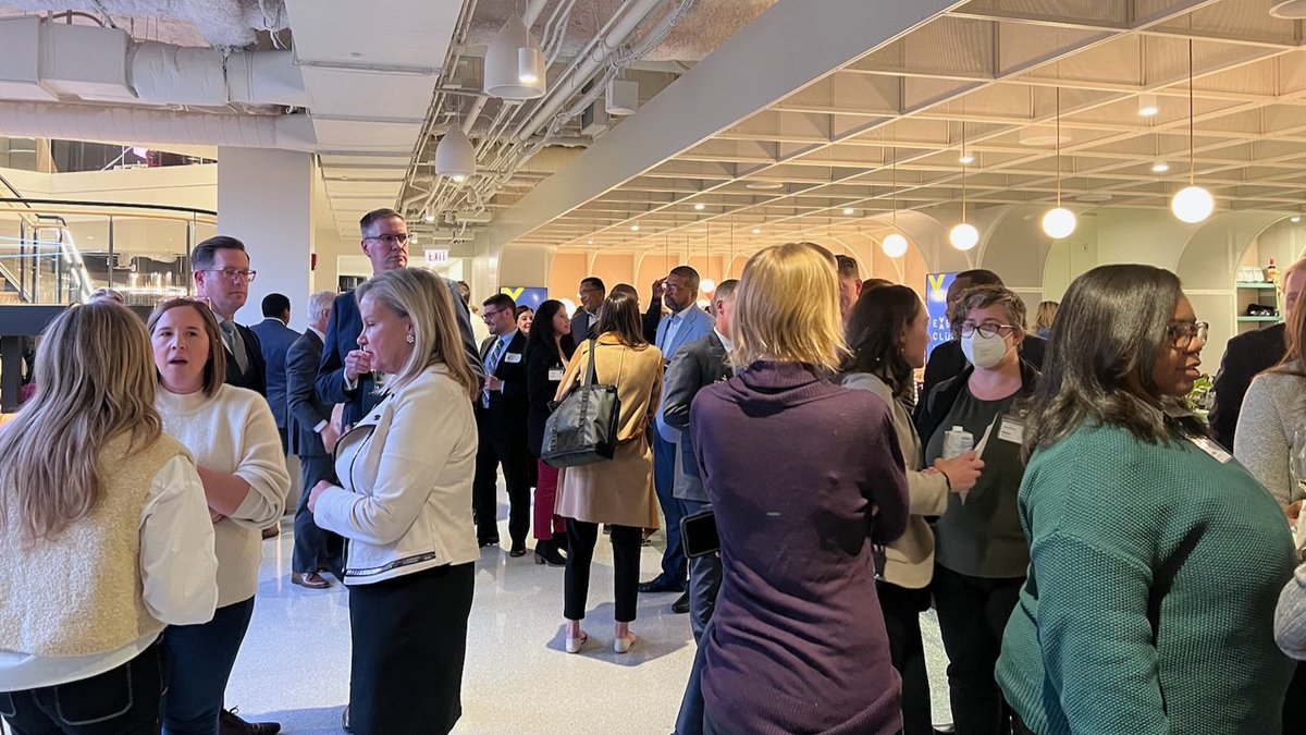 We are so excited to host @chicagosmayor, Roger Hochschild of @Discover , Karen Sauder of @Google and Maurice Smith of @HCSC as they discuss the future of Chicago's economy!