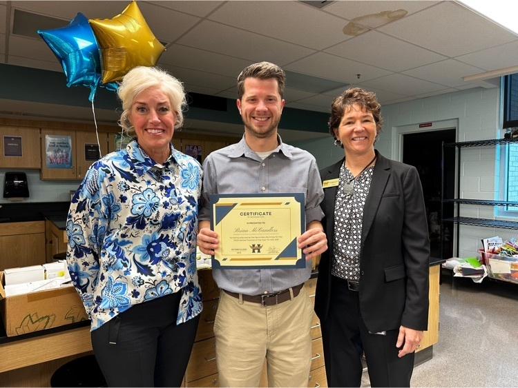 Join us in congratulating our Kansas Teacher of the Year nominees for 2024, Brian McCandless at HHS, and Lachelle Spann at Wiley Elementary! 🙌✨ We surprised these fantastic teachers this morning and are so proud of their accomplishments! #SalthawkStrong