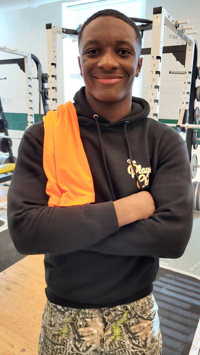 martyhudtloff's tweet photo. Louisa County's Savion Hiter is the Falcon Club Player of the Week. See why the 14-year-old freshman is one of the rising football stars in the state of Virginia... in minutes on @NBC29 news at 6. @LCHSLionsRoar @5starsavi https://t.co/3V48Odj4Xx