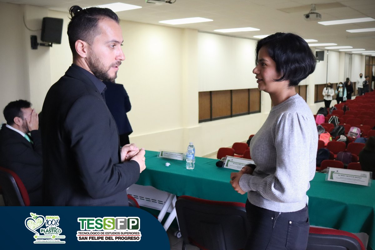 TESSFP_Edomex's tweet photo. El Mtro. Arturo Vélez Escamilla, director general del #TESSFP, la jefa de la División de Ingeniería Química, I. Q. Mirza Monserrath Ayala Landeros y el Dr. Javier Mauricio Naranjo Vasco, inauguraron el 2do Simposio Internacional "La Ingeniería Química para un Mundo Mejor". https://t.co/KtuCrhLZXj