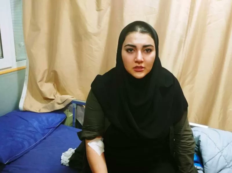 #Evin’de kadın mahkumların neler yaşadığını tahmin bile edemiyorum.” via #AnaDiamonds (sağda) #tahran/ #Evin cezaevinde çıkan yangında en az 8 mahkum ölmüş, onlarca kişi yaralanmıştı. #Mahsa_Amini #IranRevolution bbc.com/turkce/article…