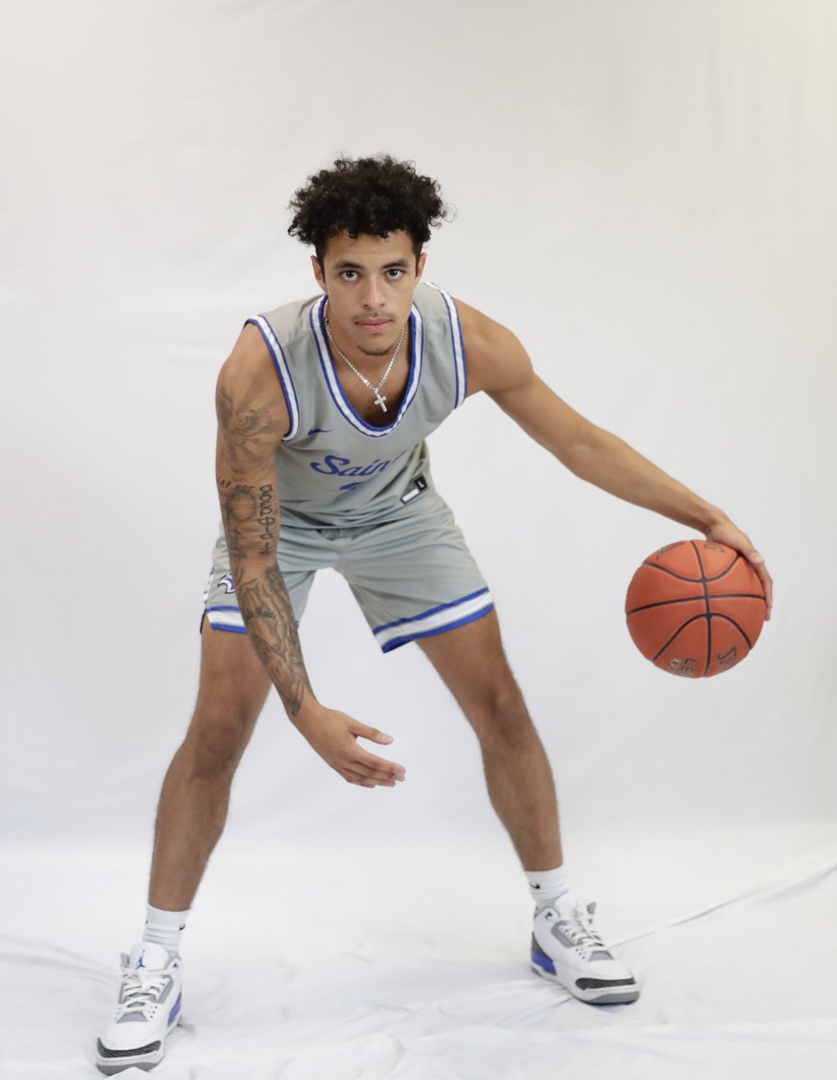 Happy Birthday to Freshman <a href="/ColesJadon/">Jadon Coles</a> ! Hope it was a great day. 

#LetsGoSaints