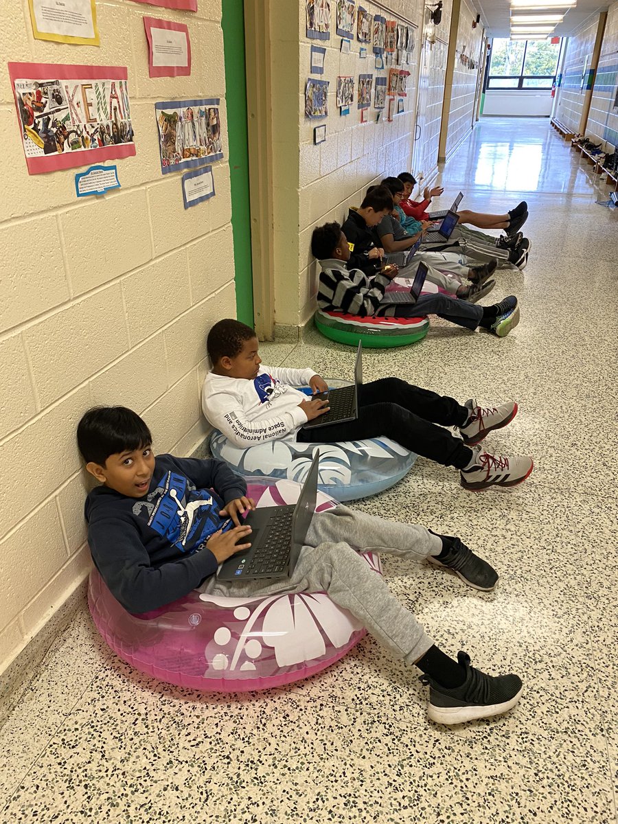 Creative alternative seating for  learning!  @LN10Alvarez <a href="/LC2_TDSB/">Learning Centre 2</a>