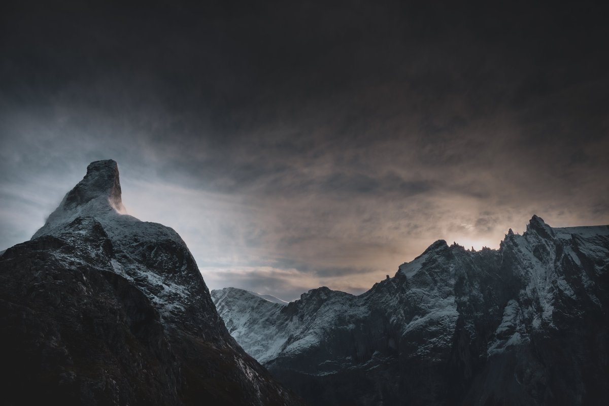 Also got some photos of me (thats highly unusual) and some iconic mountains in Norway (Troll Wall and Romsdalshorn) 🤩
#NaturePhotograpy #Nature #Norway