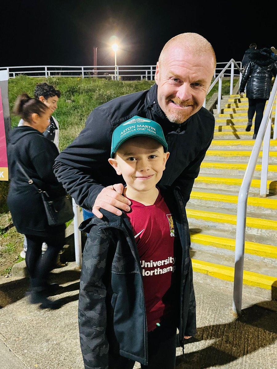 tracey_lloyd86's tweet photo. Finally got to take our son to his 1st @ntfc match tonight - I was a season ticket holder as a kid and it’s been too long since been to sixfields - as we left I spotted a familiar face and so thankful he took the time to have a pic with our little boy! https://t.co/eU9nQmU2sn