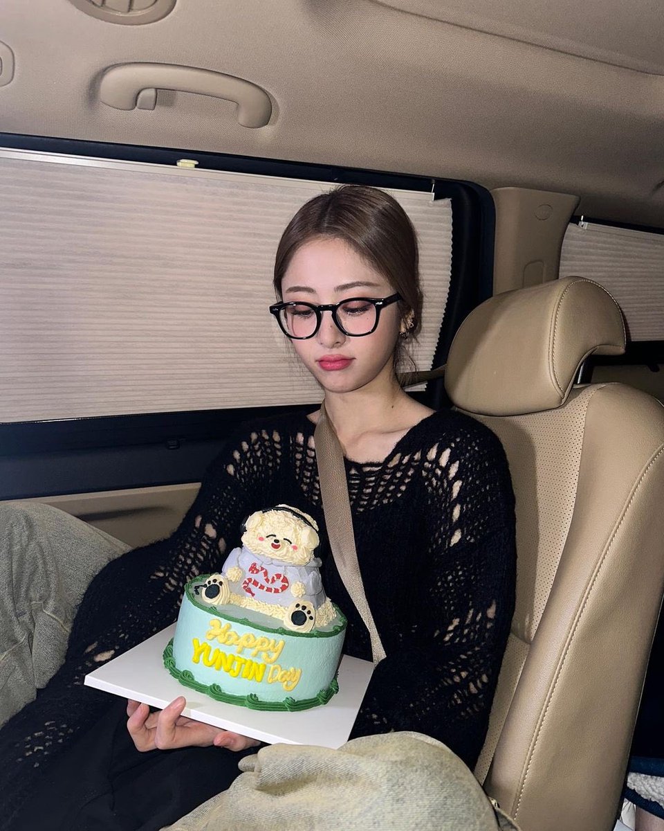 HYJ_FILES's tweet photo. #허윤진 #HUHYUNJIN https://t.co/BFUYj96WLr