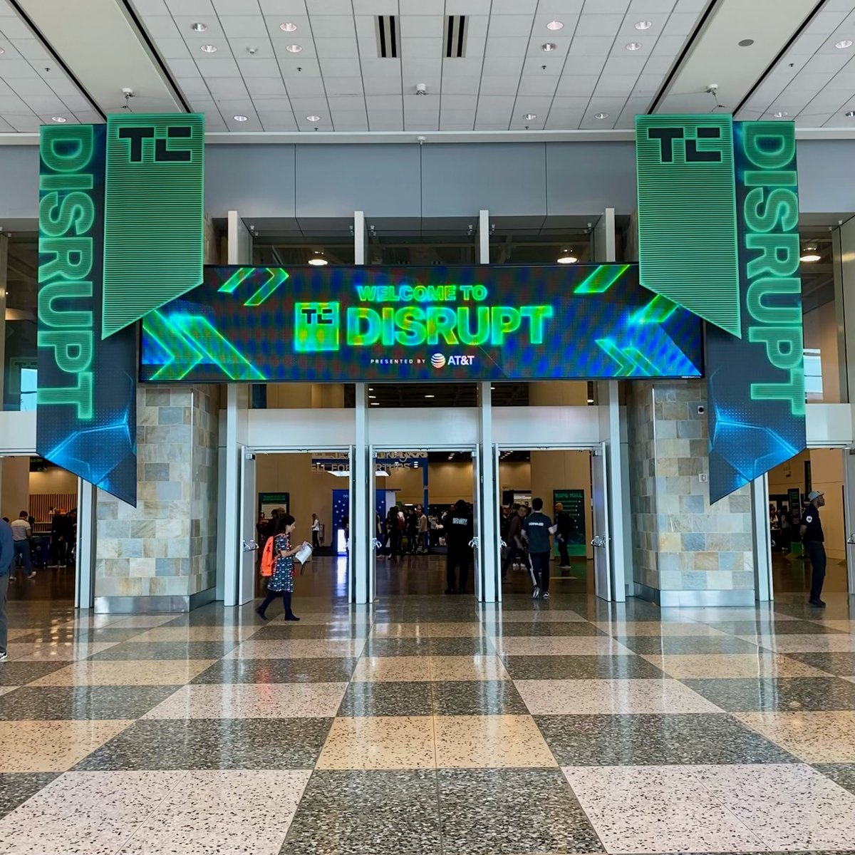 WellsFargo's tweet photo. We're checking in from the @TechCrunch #Disrupt2022 conference where everyone has been discussing breakthrough technology &amp; innovation. Follow along for some key learnings from our Innovation &amp; Digital leaders on how banks &amp;startups can partner to enhance our customer experience. https://t.co/WEWLDPMWt8