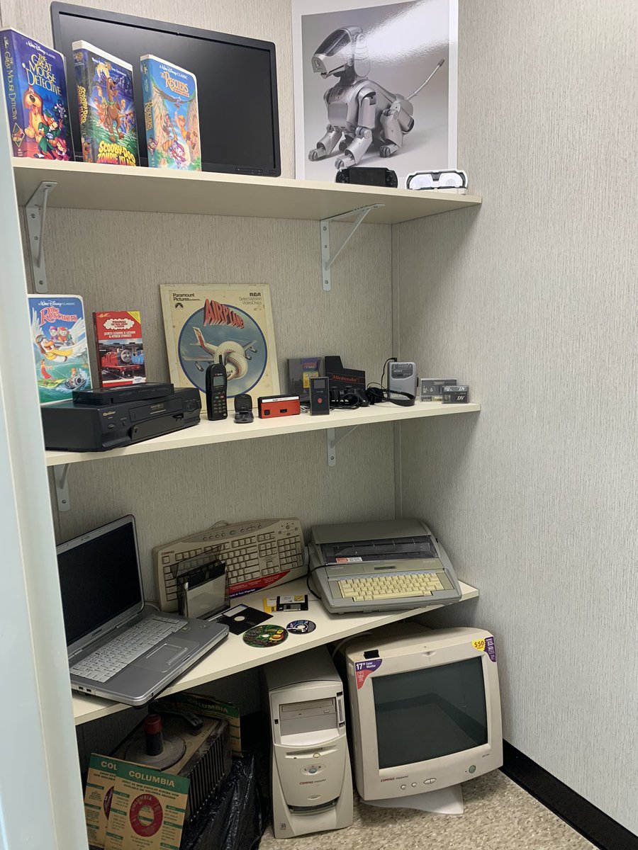 Who needs to go to the museum when your <a href="/GrangeES/">Grange Elementary</a> Ts, admin, and staff bring the museum to you!? <a href="/BCPS_ELA/">BCPS ELA</a> <a href="/jenlcraft/">Dr. Jennifer Craft (she/her)</a> <a href="/Pmbwolff/">Pam Wolff</a> #BCPSmyView #knowledgebuilding #research