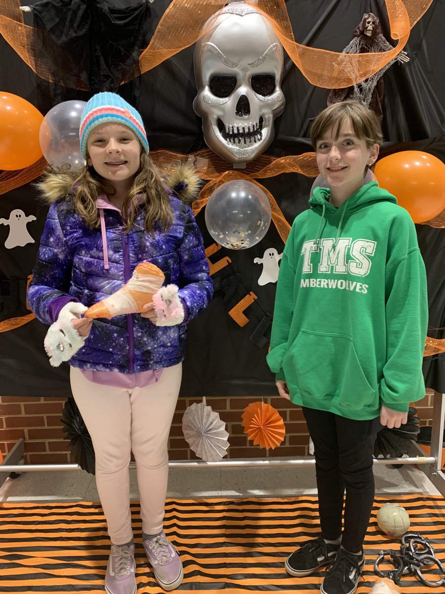 ⁦<a href="/AHSD25Thomas/">Thomas Middle School</a>⁩ Fall Fest underway! 🍁🎃🥳