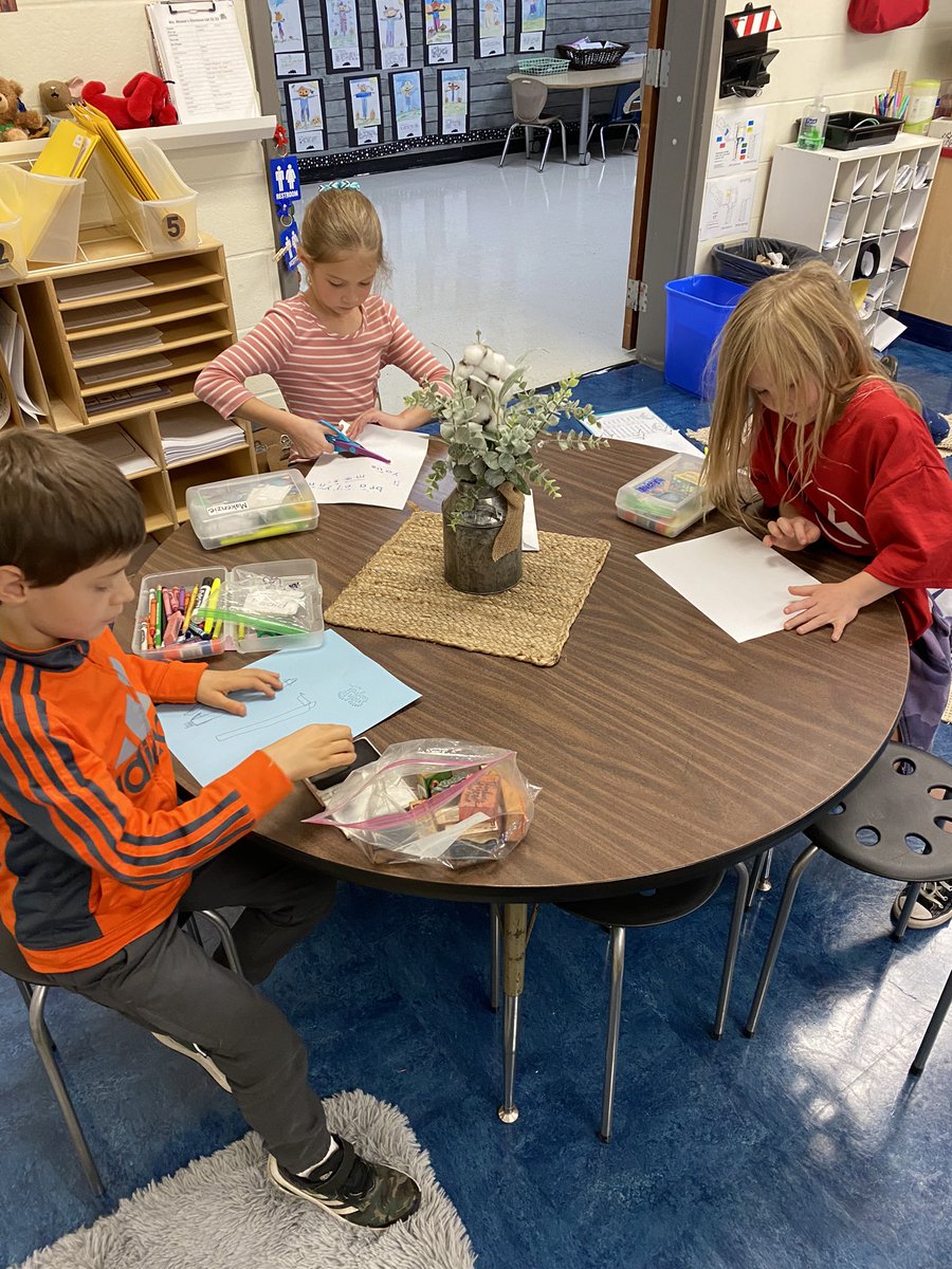 mrswinkle1st's tweet photo. Center Time … a time to work AND be social! @Creeksidetweet #WEareLakota #NeedToSucceedCECS https://t.co/GJi4ZJoU5B