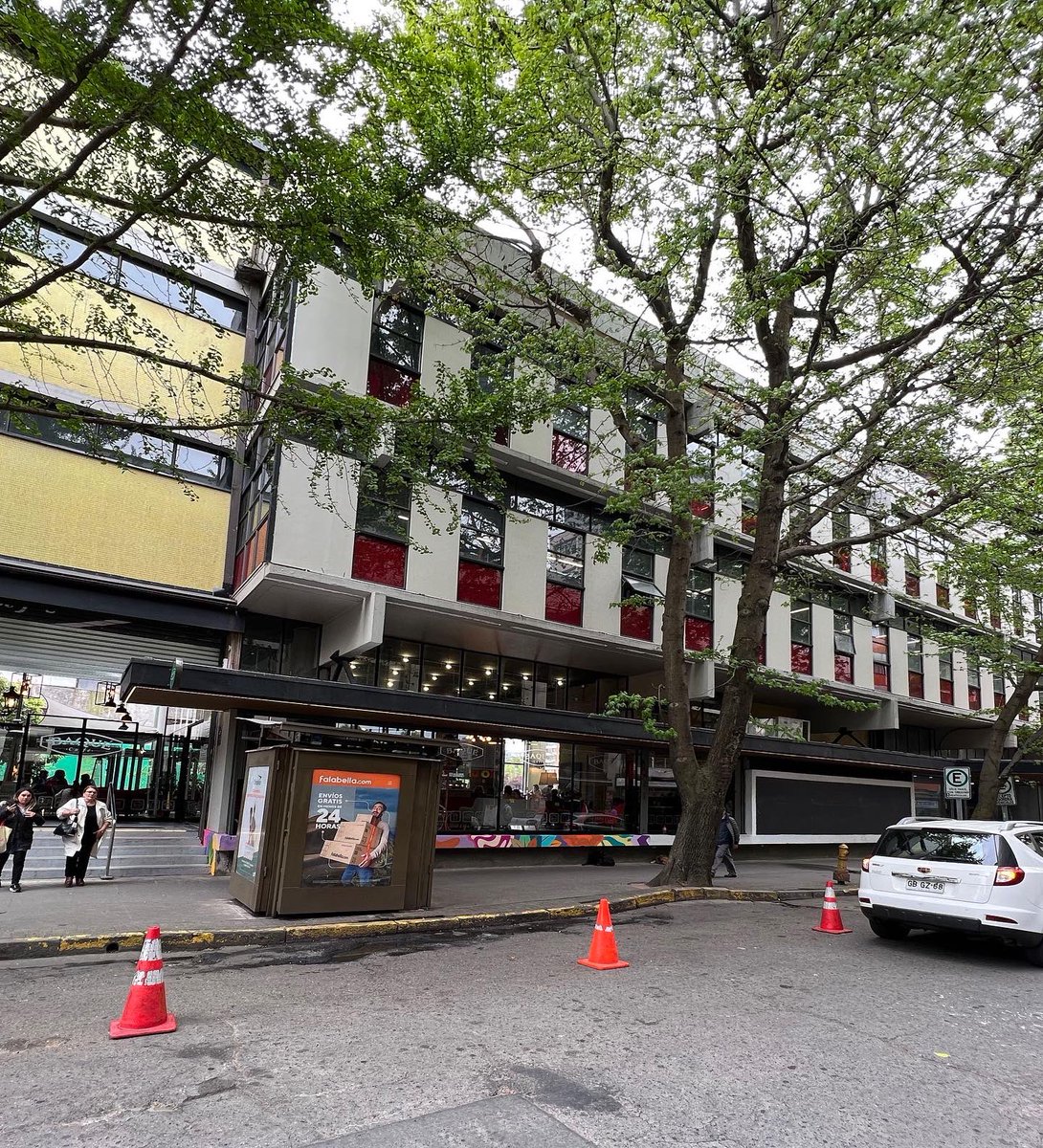 conceesconce's tweet photo. 📍Paseo Inmaculada📍
El “Paseo Inmaculada” le cambió la cara al centro de Conce.
Un edificio que respetó el patrimonio histórico, rehabilitando el edificio Duhart-Goycolea 👏 👏
¿Cuál otro edificio de la ciudad te parece que cumple estos roles?
#conceesconce https://t.co/iTn91GdoDO