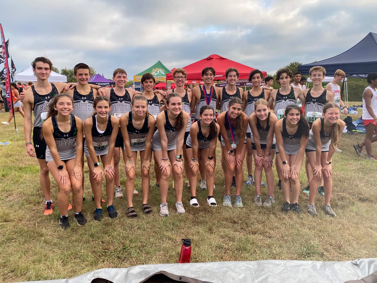 ej_browne3's tweet photo. 🚨FRESHMAN XC RECAP🚨 This season is one I will I will truly never forget. A personal record of 20:03 and 6A varsity runner as a freshman. I can’t wait for what the future holds and thank you to all of the people who have made it so amazing! #guyercross #runfordylan https://t.co/UDI0OgDWcJ