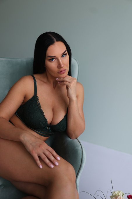 You can ask me everything. I will answer everyone 😉  Here https://t.co/XaQxlG2Lk7 https://t.co/ZzlFN