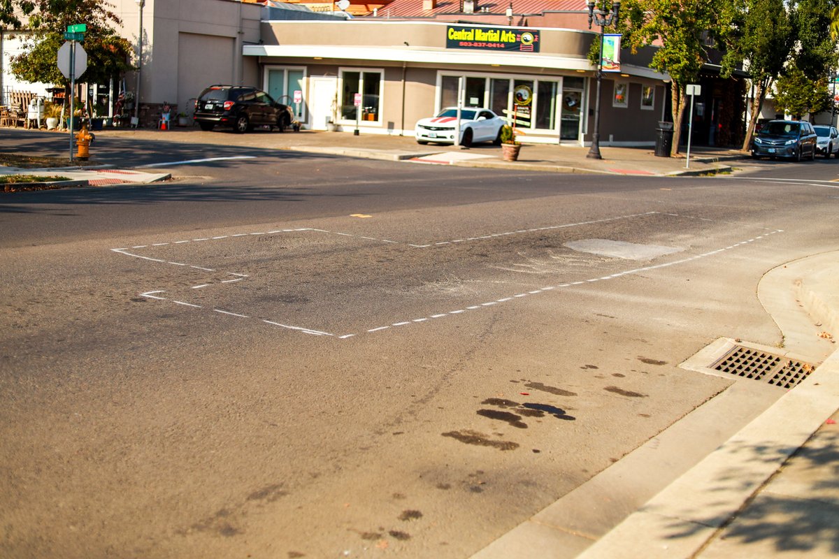 TRAFFIC NOTICE: Road work on Wednesday, October 19, 2022, between 9 AM - 3 PM will include paving at the intersection of South Main Street and D Street/Osprey Lane. Flaggers will be present to direct traffic, although alternate routes are encouraged, such as E Street.