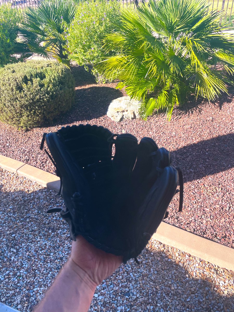 kylecody10's tweet image. GIVEAWAY ‼️

Like and follow for a chance to win one of my game worn gloves ⚾️

Best of luck to everyone!