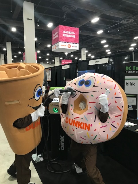 #BlinkCharging and <a href="/GoSpace_LLC/">GoSpace LLC</a> together at the <a href="/dunkindonuts/">Dunkin'</a> 2022 Franchise Convention in #LasVegas 🍩⚡️exhibiting our Level 2 &amp; #DCFC product line-up to #DunkinDonut franchise owners.