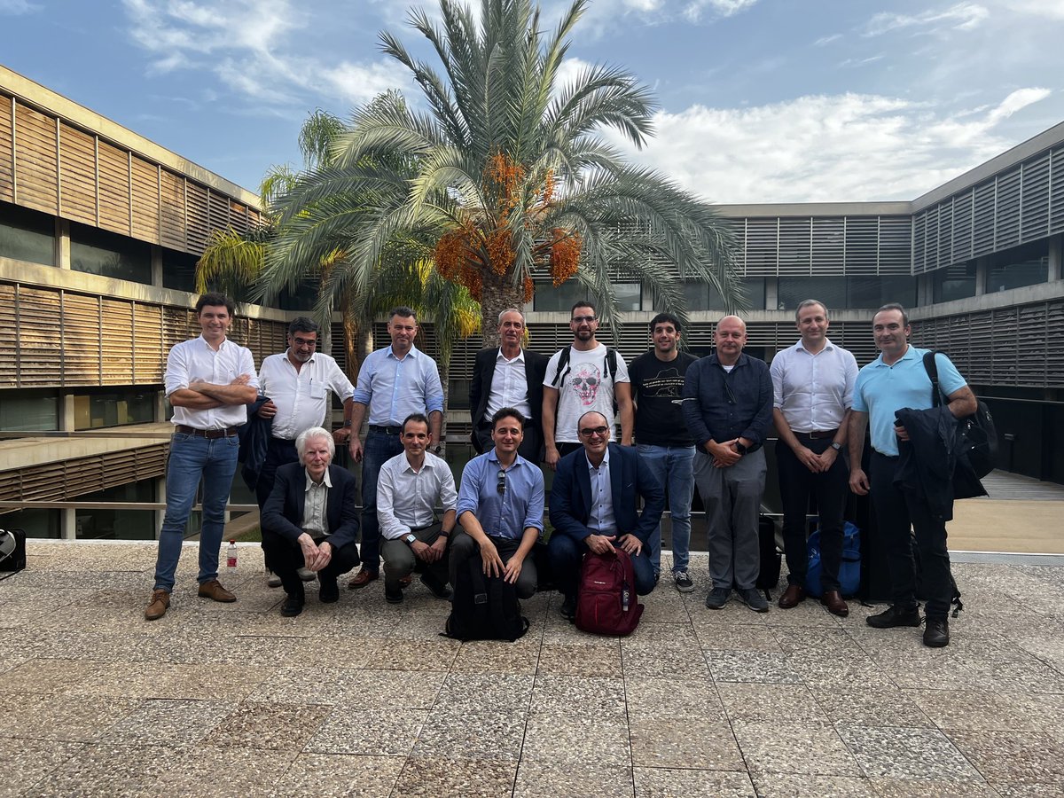 It was an honor to give a talk on #COF and #catalysis at the university of alicante  in honor of the doctor honoris causa ceremony for <a href="/jorgascon/">Jorge Gascon</a>. Congrats Jorge, well deserved and enjoy the ceremony!