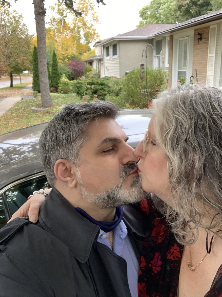 dbugmars's tweet photo. 25th Silver Wedding Anniversary,  Part 3:   On our way to our BIG night out! https://t.co/U0zjbJ4215