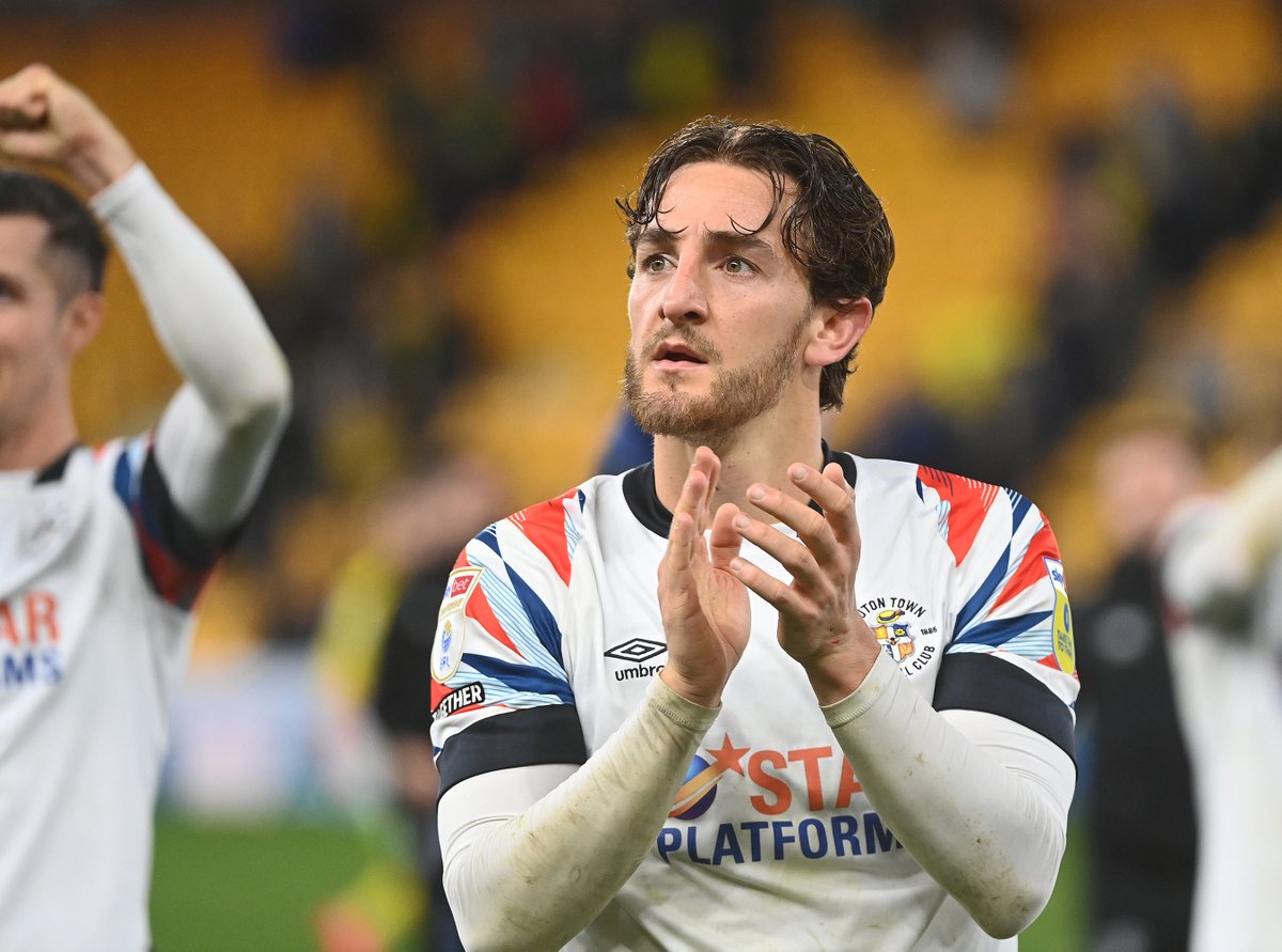 LutonTown's tweet photo. Incredible tonight! 🙌
#NORLUT | #COYH https://t.co/2AwmzDusYh