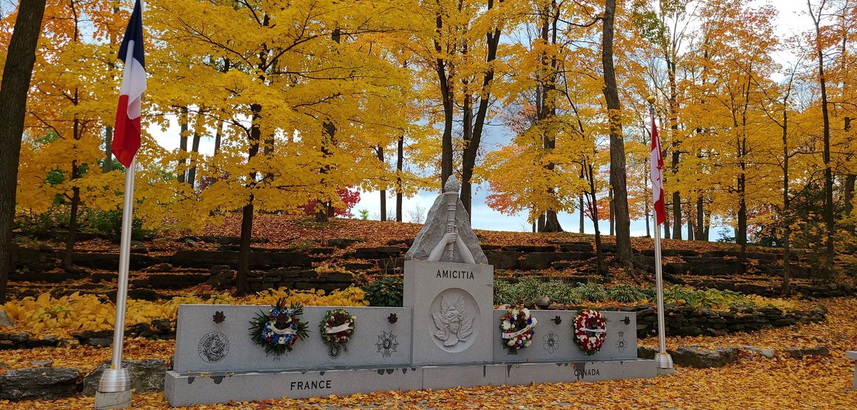 DominikJanelle's tweet photo. Latin for friendship, the new "Amicitia" monument unveiled a few days ago was stunning to behold in person.

C'est un monument dédié à l’amitié entre le Canada et la France inauguré à notre Cimetière Militaire National des Forces Canadiennes. https://t.co/ZnQq2HlPd4