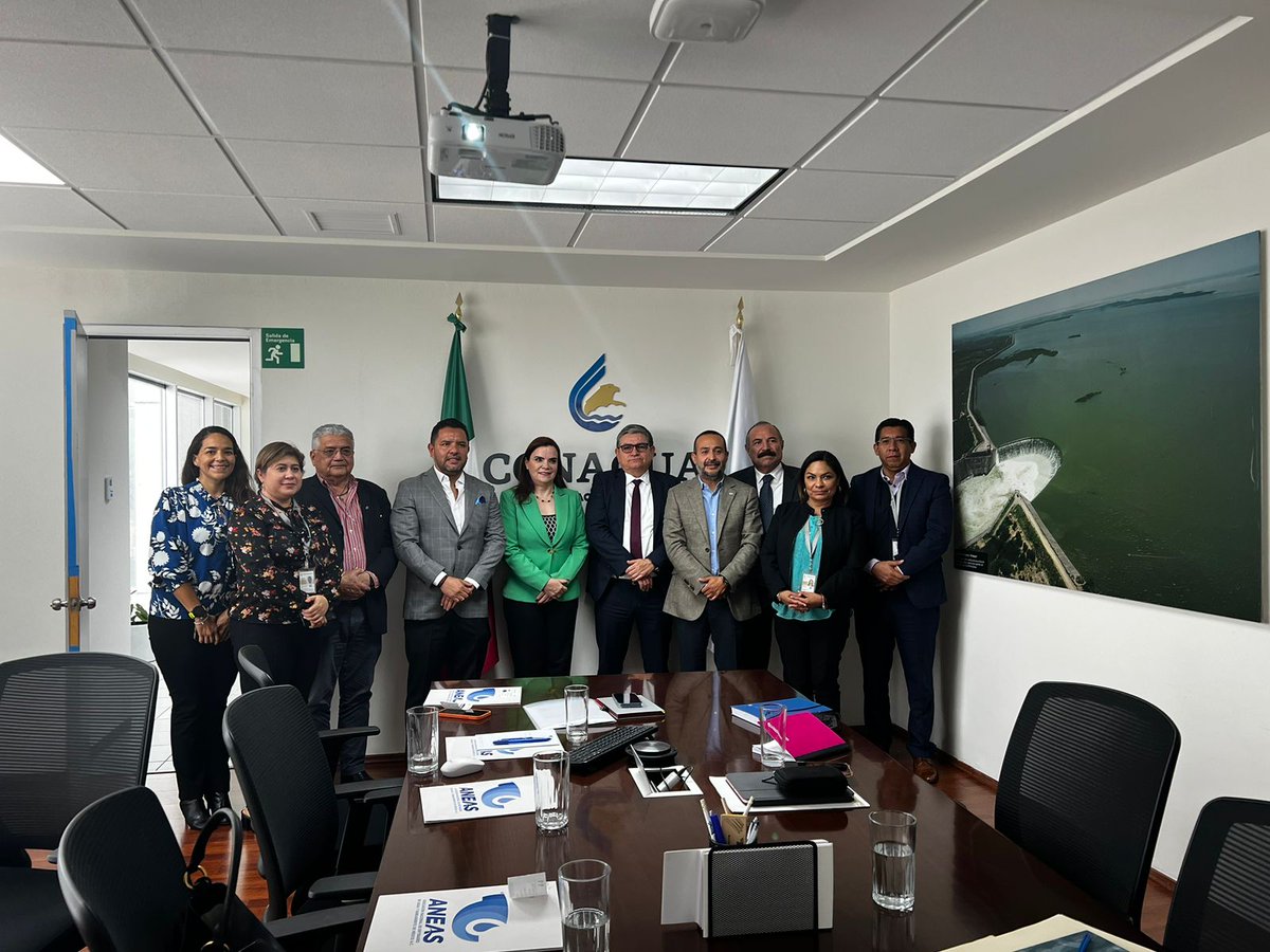 1 de 2
Integrantes del Comité Ejecutivo de la <a href="/ANEASdeMexico/">ANEAS de México</a>, encabezados por el Presidente <a href="/joselaralona1/">José Lara Lona</a>, se reunieron con Felipe Zataráin, Subdirector General de Agua Potable, Drenaje y Saneamiento de la <a href="/conagua_mx/">Conagua</a>.