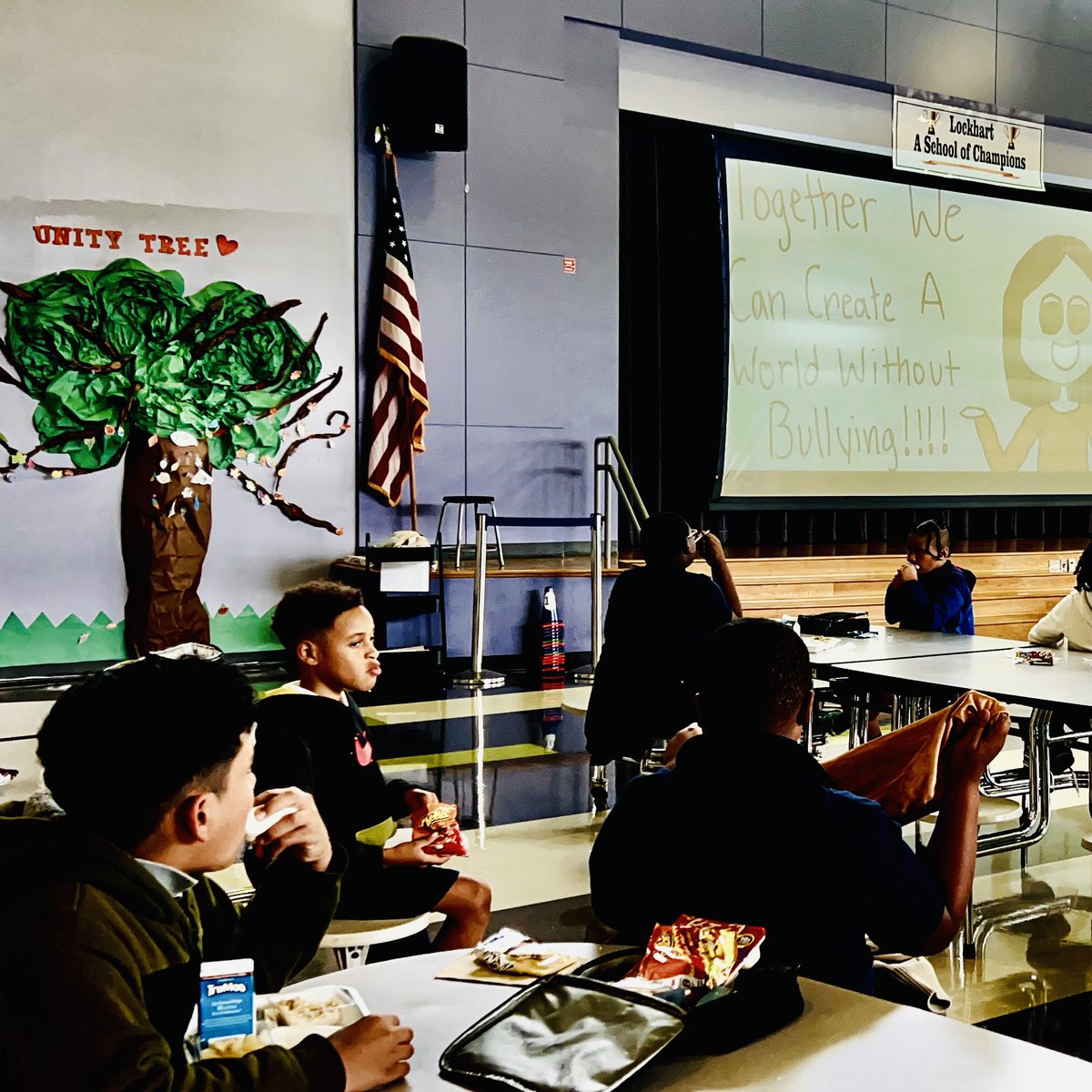 lockhartES's tweet photo. Change starts with a conversation. “How can you help a friend who is being bullied?” Check out some of our scholar’s responses on our Unity Tree!🧡🌳 @lockhartES @cameshiadawn @LBudgewater @SELHISD https://t.co/GRbxl1ZQCY