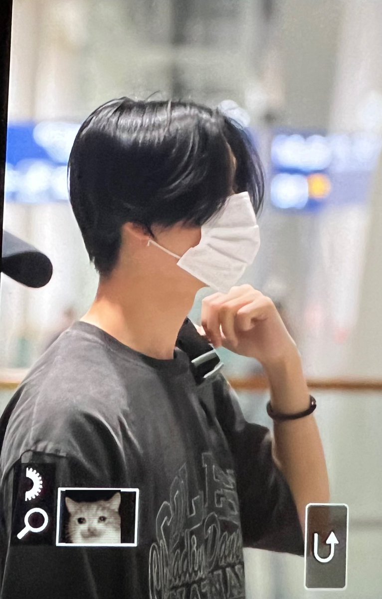 euneunon's tweet photo. 221019 ICN

머리..스타일기대할게용🫣

#제로 #ZERO #TFN #티에프앤 https://t.co/tcREkTpMpm