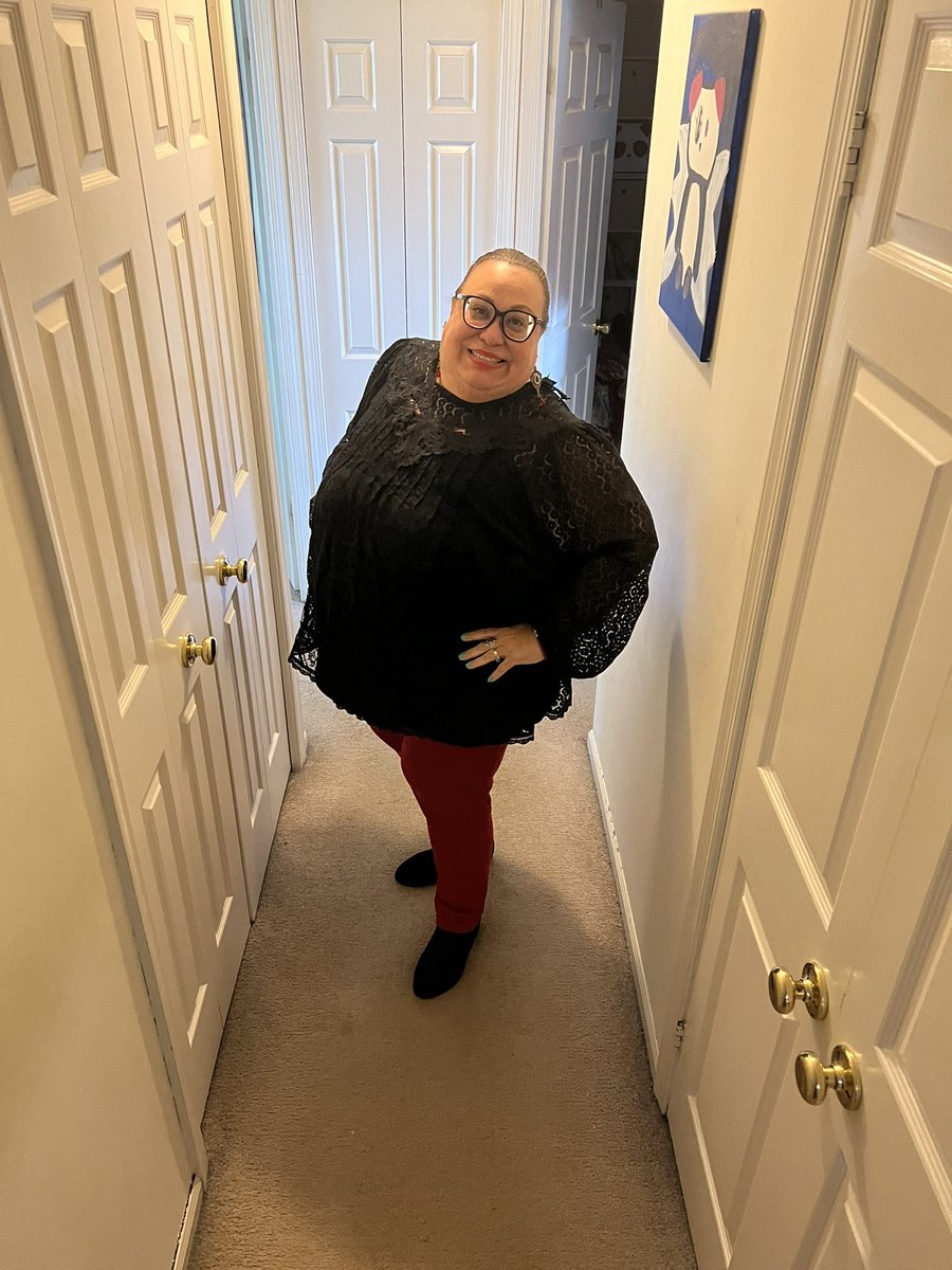 BelindaMCermola's tweet photo. Another #FashionistaTuesday under the belt @LCPSOfficial @SullyES_LCPS 🙌🏼! Today we have @MrsNeal_EL @BrokawTara and @Principal_Tuck strutting their awesomeness today #BornToImpress #LCPSFashiinistaTuesday https://t.co/0IVRzfwAzB