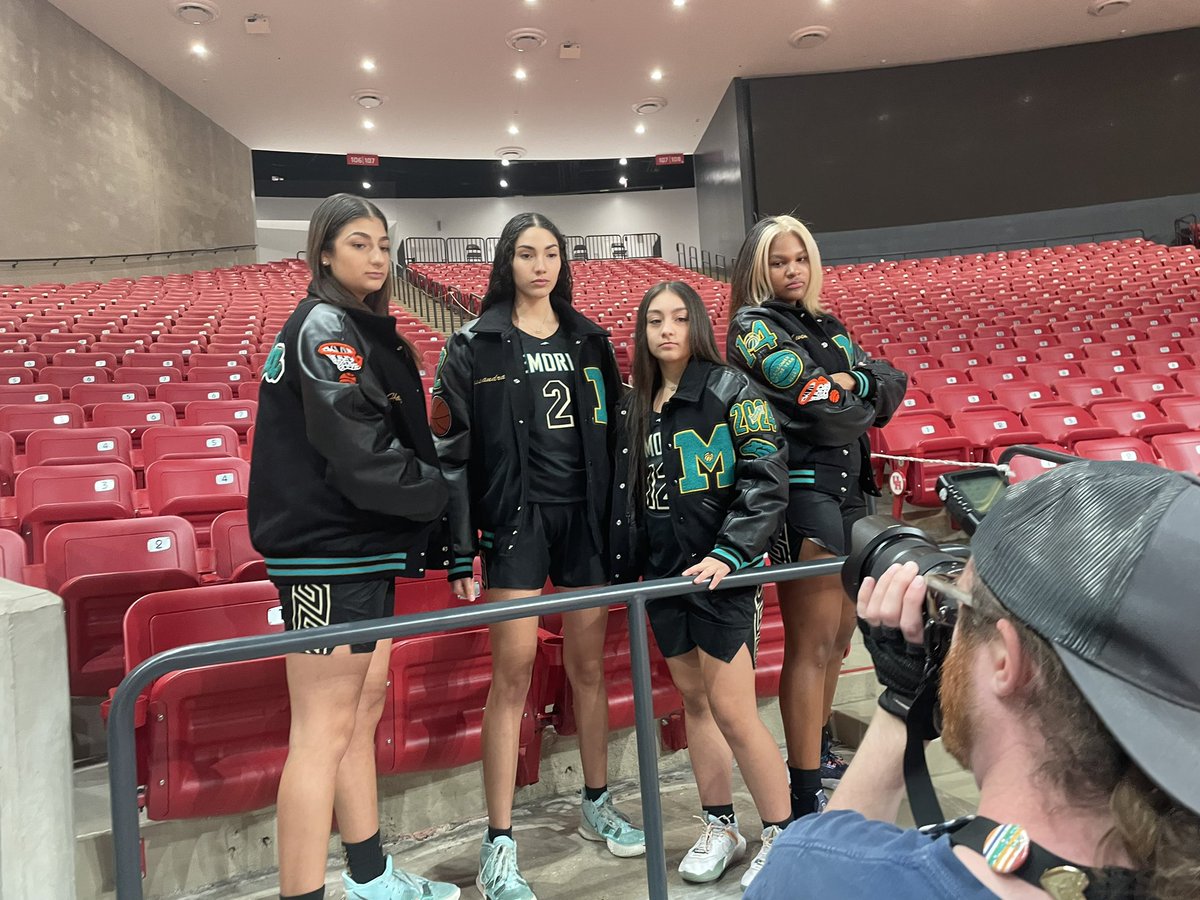 memorial_gbb's tweet photo. VYPE 22-23 PHOTOSHOOT 📸🤩 #GoMavs https://t.co/RIuFskqSt2