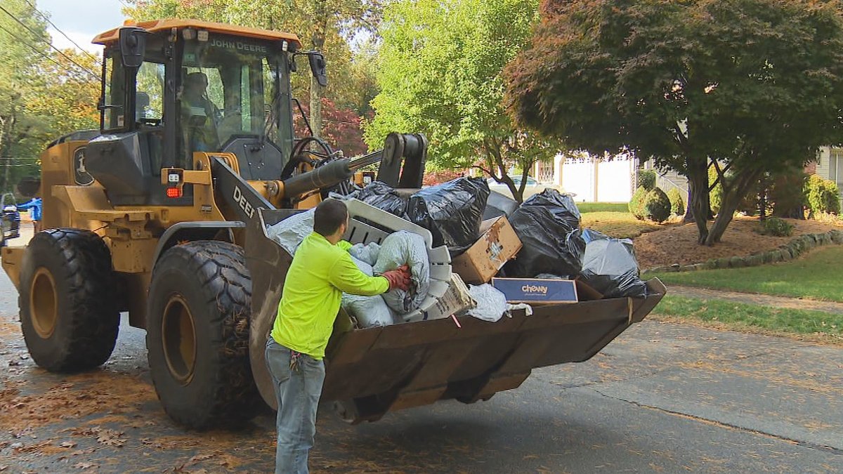 wbz's tweet photo. Reading DPW workers remove trash after it wasn't picked up for weeks 
https://t.co/vdiA8s9cjy https://t.co/STOhRVF3ms